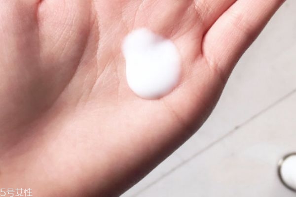 黛珂植物韻律水乳適合年齡 抗衰老入門(mén)級(jí)水乳