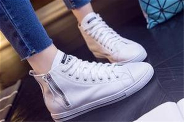 小白鞋什么季節(jié)穿？適合穿小白鞋的季節(jié)