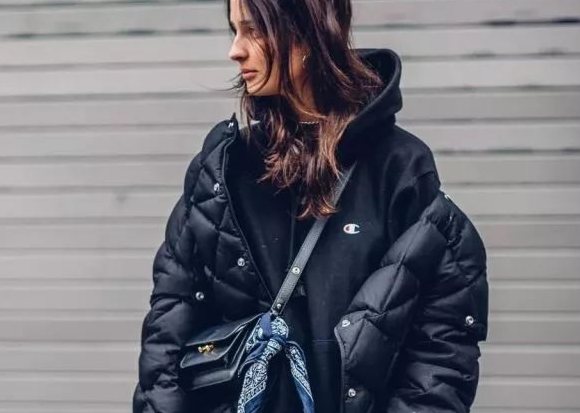 羽絨服可以烘干嗎？羽絨服能用烘干機嗎？