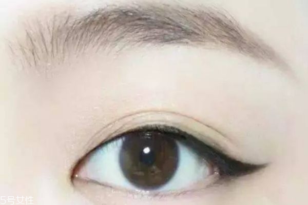 網(wǎng)紅眼妝畫(huà)法 浪漫大眼妝教程