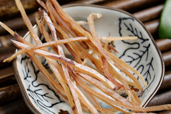 魷魚(yú)絲是發(fā)物嗎 屬于發(fā)物類(lèi)