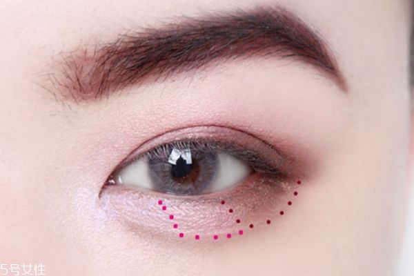 網(wǎng)紅眼妝畫(huà)法 浪漫大眼妝教程