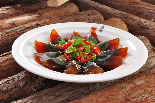 剝開(kāi)的皮蛋能放冰箱嗎 剝好的皮蛋能放多久