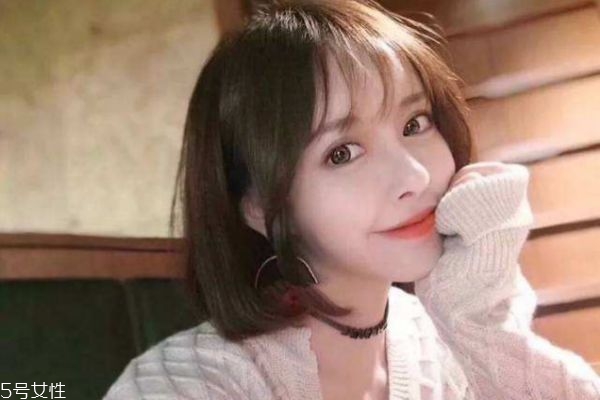 女生斜劉海有幾種類(lèi)型 好看的斜劉海發(fā)型圖片