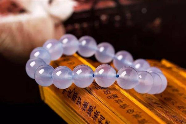 藍(lán)玉髓價格一般是多少錢 藍(lán)玉髓值錢嗎