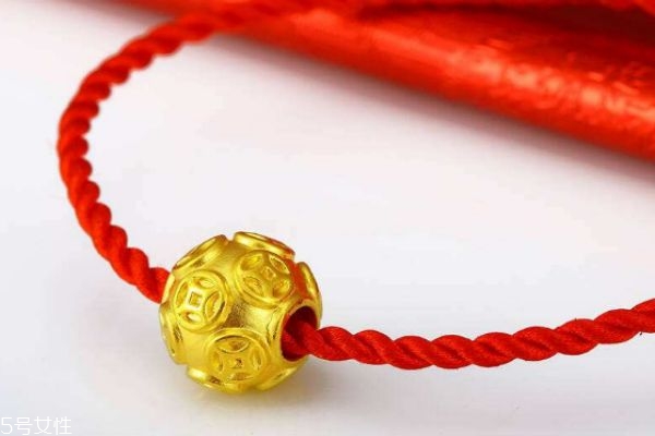 轉(zhuǎn)運(yùn)珠應(yīng)該怎么戴呢 轉(zhuǎn)運(yùn)珠睡覺時要取下來嗎