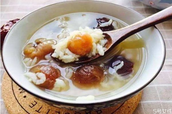 什么湯比較補血呢 產(chǎn)后應該多喝什么湯呢