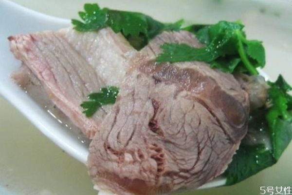 秋冬季喝什么湯比較好呢 牛肉湯有什么營養(yǎng)價(jià)值呢