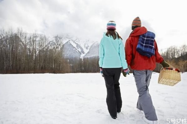 女人怎樣抓住男人的心 女生談戀愛(ài)的技巧和方法