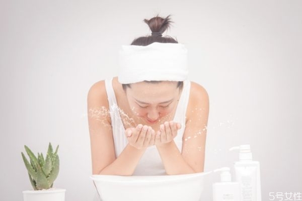 去角質有什么好處 不同皮膚的去角質周期