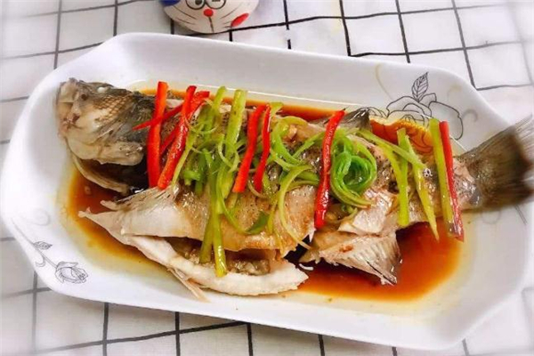 蒸鱸魚要腌多長(zhǎng)時(shí)間 鱸魚蒸出來(lái)很腥怎么辦