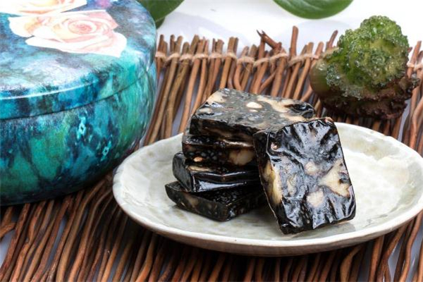阿膠和驢膠有什么區(qū)別 阿膠和驢膠哪個補(bǔ)血效果好