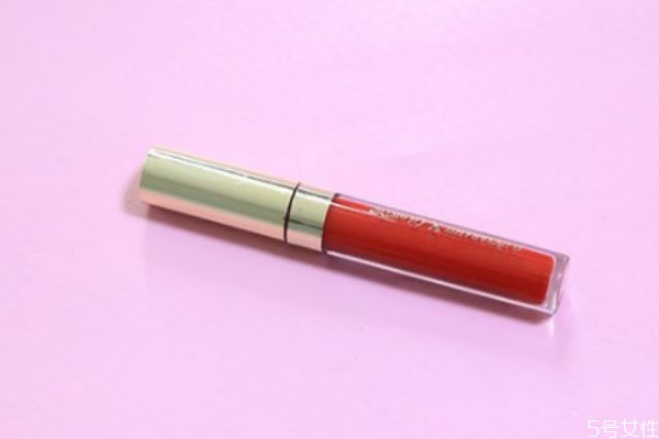 一支唇釉可以用多久 唇釉沒用完怎么倒出來(lái)