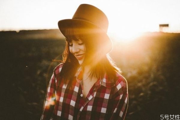 什么話讓女人更愛你 怎樣說(shuō)話可以讓女人更愛你