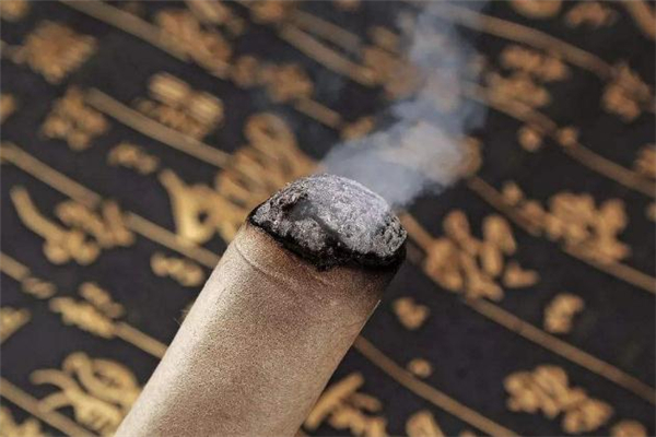 艾灸減肥一個(gè)月瘦多少 艾灸減肥多長時(shí)間能見效