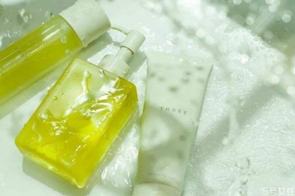 卸妝油是不是容易過敏 使用卸妝油會(huì)過敏嗎