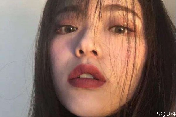隆鼻后多久拆線 隆鼻后拆線的時(shí)間