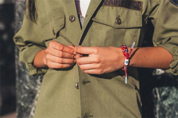 rastaclat是哪個(gè)國家的牌子 rastaclat是什么檔次
