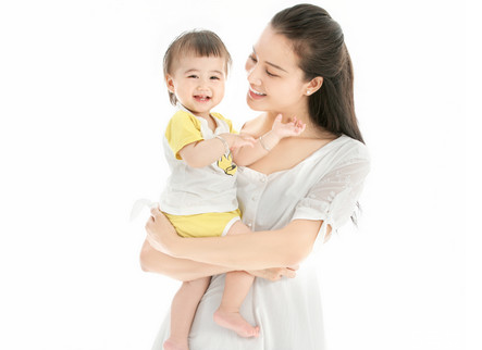 早產兒吃什么增強抵抗力 早產兒發(fā)育遲緩的表現(xiàn)