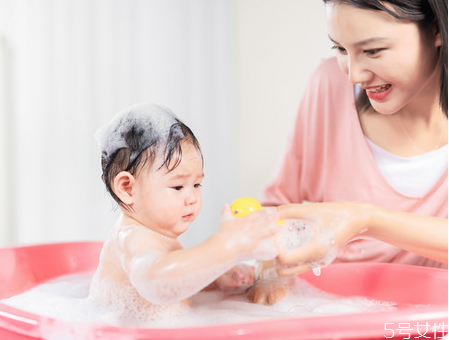 早產兒吃什么增強抵抗力 早產兒發(fā)育遲緩的表現(xiàn)
