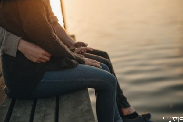 丈夫不愛(ài)妻子表現(xiàn) 一個(gè)男人對(duì)你狠心原因