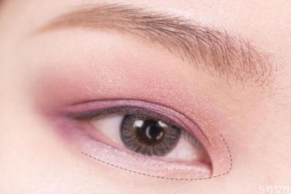 沒(méi)眼影刷怎么畫(huà)眼影 用手指怎么涂眼影