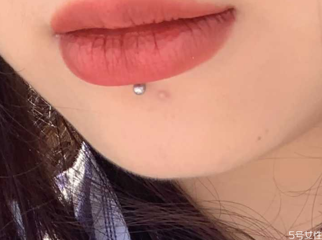 打唇釘一般多少錢 自己打唇釘會有危險(xiǎn)嗎