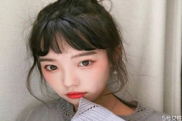 新年怎么化妝才會(huì)贏(yíng) 新年妝怎么化