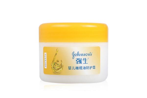 嬰兒面霜會(huì)讓寶寶變黑 嬰兒面霜會(huì)過(guò)敏嗎