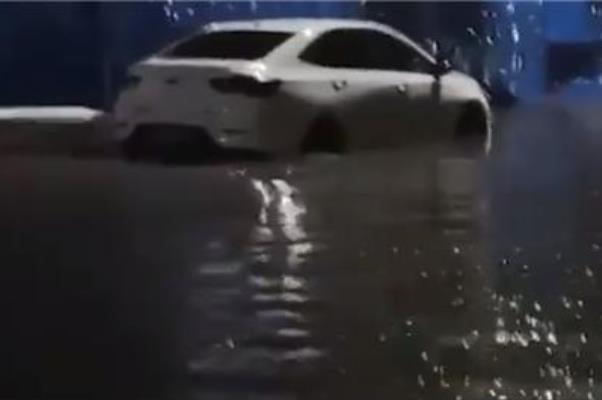 下暴雨會(huì)停電嗎 下暴雨對(duì)汽車(chē)有傷害嗎