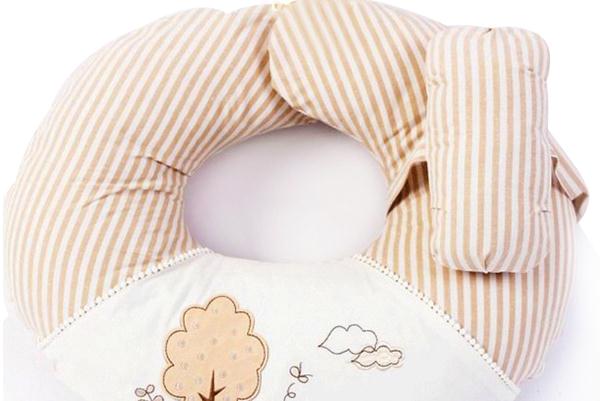 哺乳枕對(duì)嬰兒的危害 哺乳枕要不要買