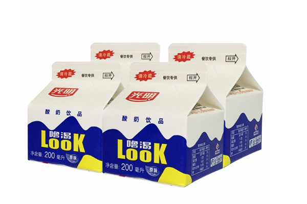 光明嚕渴酸奶可以加熱喝嗎 光明?？仕崮虝?huì)不會(huì)發(fā)胖