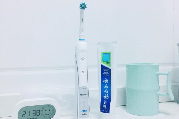 歐樂(lè)b電動(dòng)牙刷好用嗎 歐樂(lè)b電動(dòng)牙刷怎么看型號(hào)