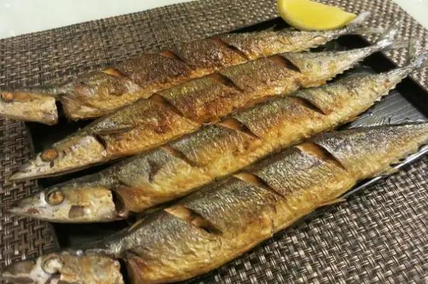 秋刀魚(yú)孕婦可以吃嗎 秋刀魚(yú)要去內(nèi)臟嗎