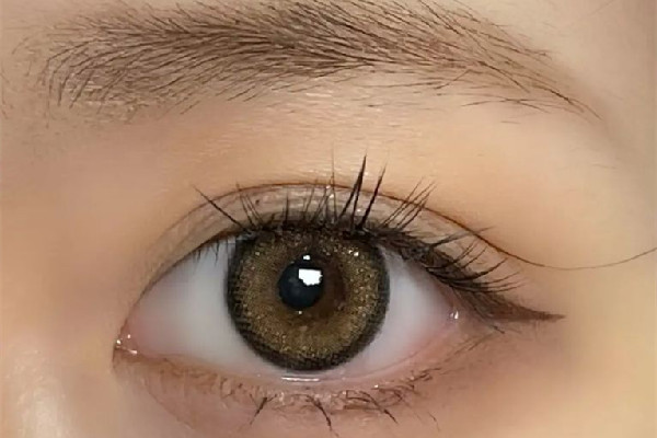 美瞳日拋月拋年拋哪個(gè)對(duì)眼睛好 美瞳戴多久就需要換新的