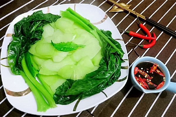 高?；貞?yīng)老人82元只買倆素菜 素菜吃多了會不會胖